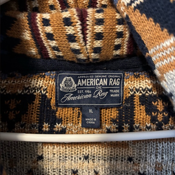 American Rag | Aztec Patterned Button-Up Cardigan | Size XL - Picture 4 of 5